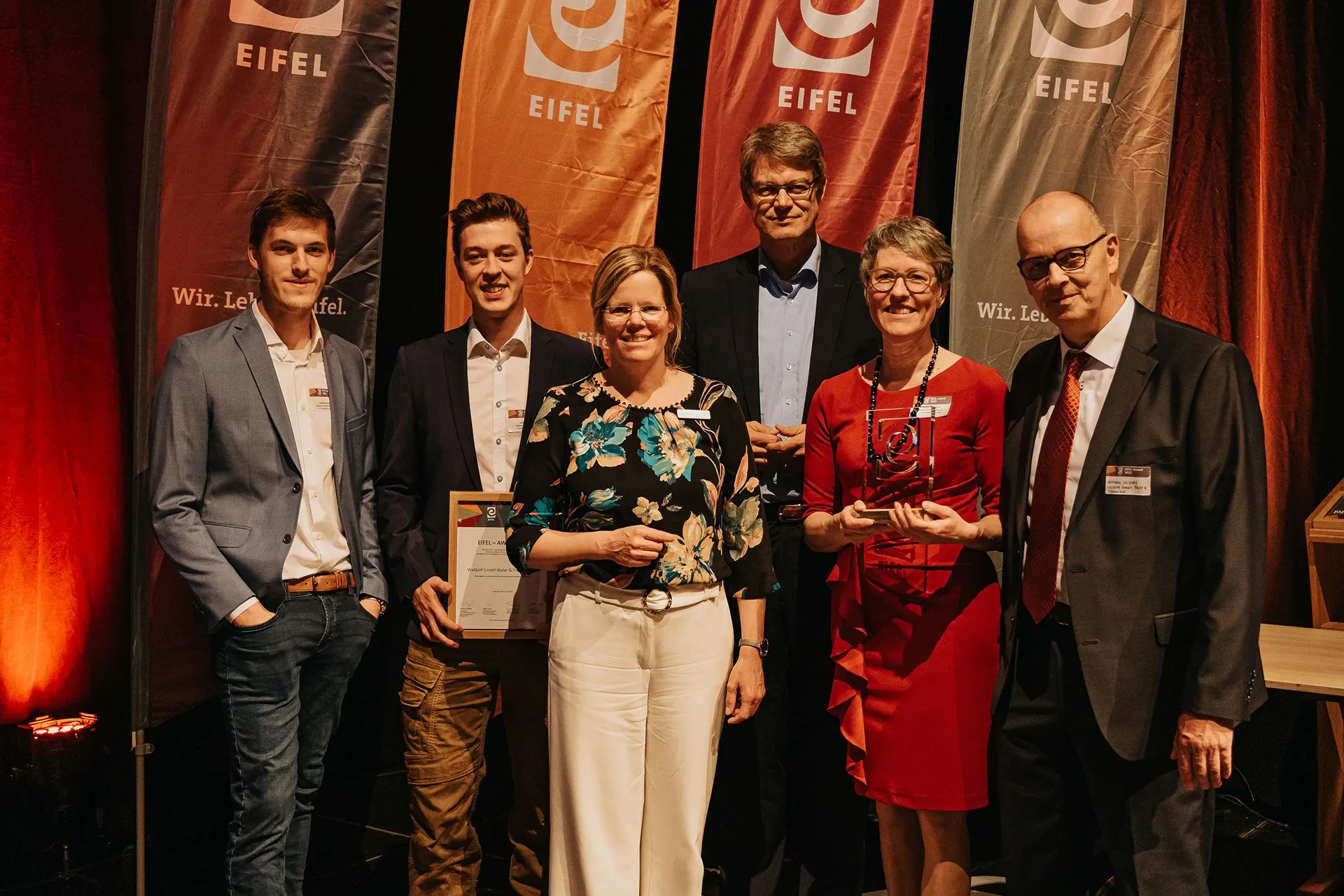 Preisträger Eifel Award 2022 Familie Waldorf mit Landrätin Gieseking und Patrick Schnieder